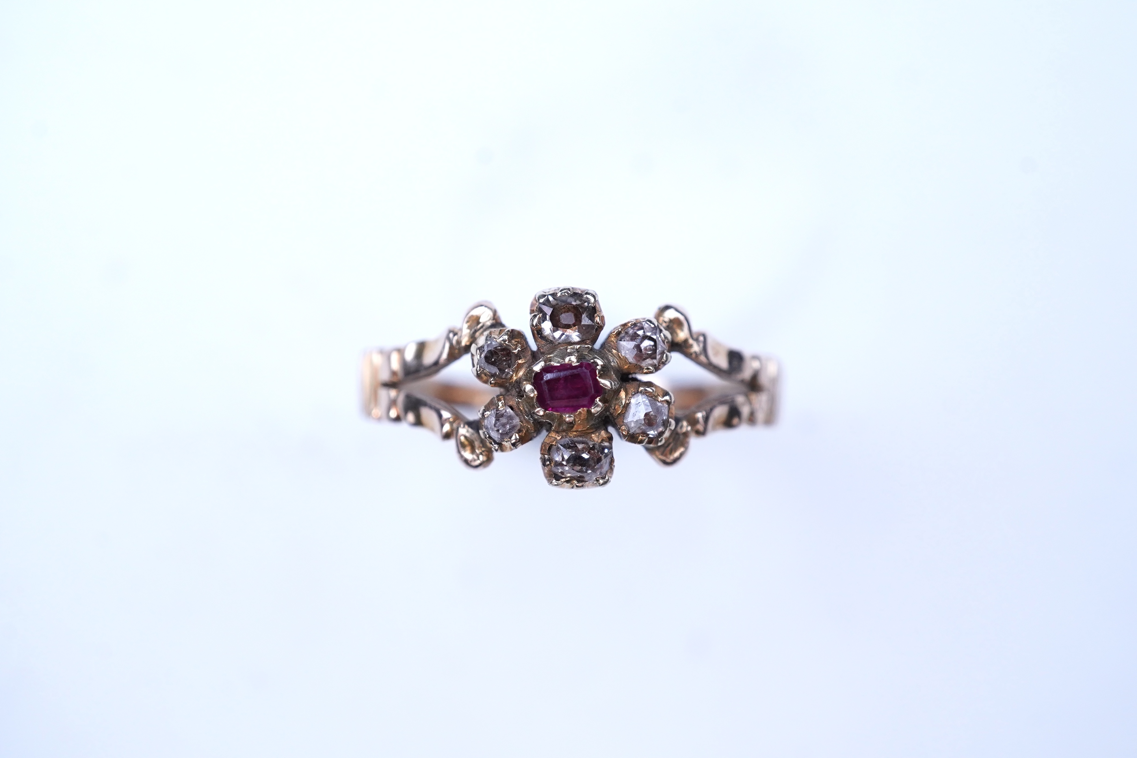 A Georgian ruby and diamond ring, early 19th century